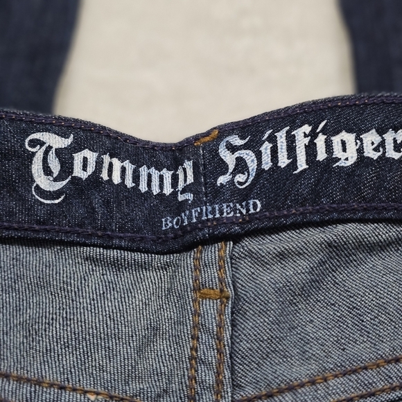 Tommy Hilfiger Boyfriend Mid‑Rise Easy Fit Bootcut Jeans w/ Stretch Blue Wash 4 - Picture 6 of 15